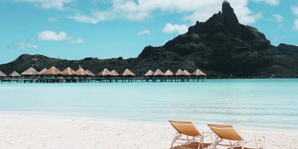 Booking.com revela los impresionantes destinos de playa o montaña del país que ofrecen lo mejor de ambos mundos.