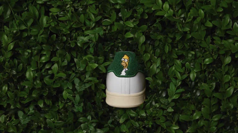 Homero Simpson se apodera de los icónicos Stan Smith
