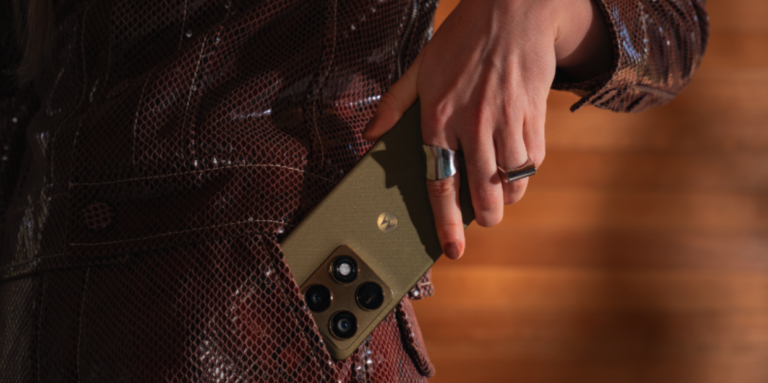 Motorola lanza Signature con 4 cámaras Motorola lanza Signature con 4 cámaras