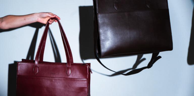 OKA presenta Pitaya: tote bag de piel de nopal con múltiples compartimentos en negro, café y vino.